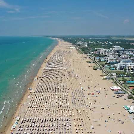 Apartment Luminous Flat 400 M From The For 4 Guests Bibione