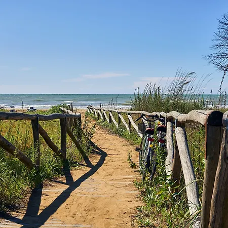 Luminous Flat 400 M From The For 4 Guests * Bibione